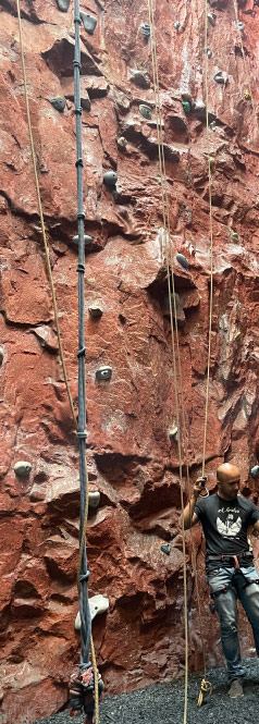 Entrena con adrenalina en el muro de escalar de Centro qi.